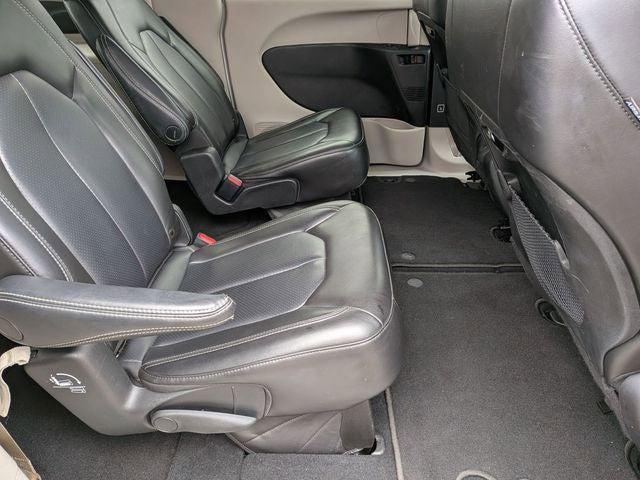 Certified 2023 Chrysler Pacifica Touring-L FWD image 29