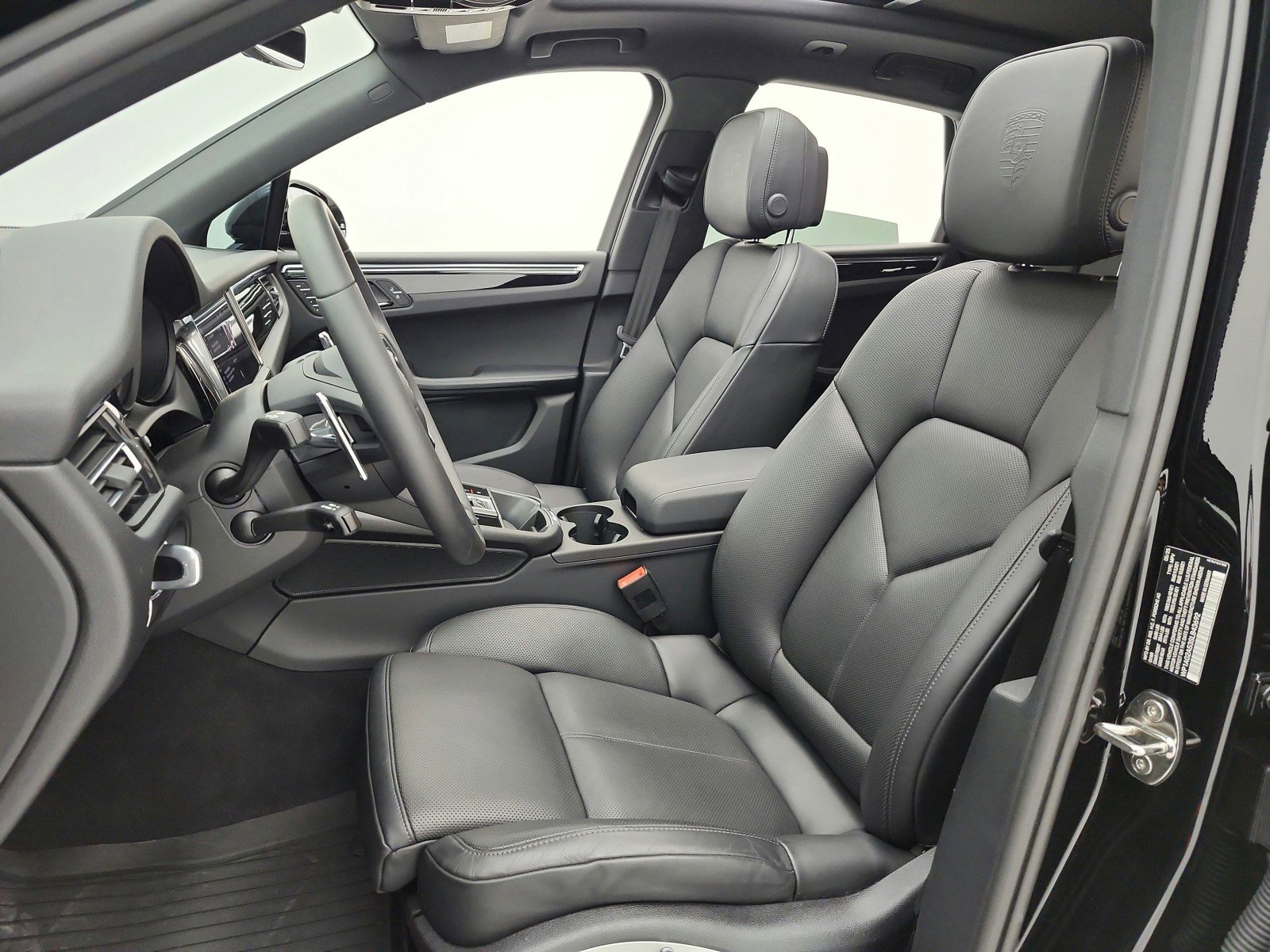 Used 2025 Porsche Macan S image 13