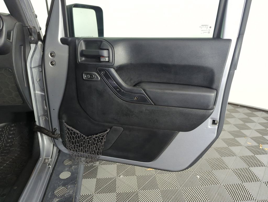 Used 2018 Jeep Wrangler Unlimited Sport S image 30