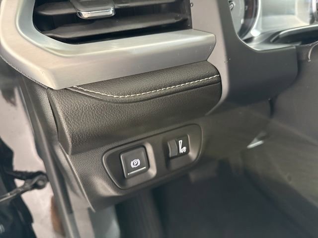 Used 2022 GMC Acadia SLE image 22