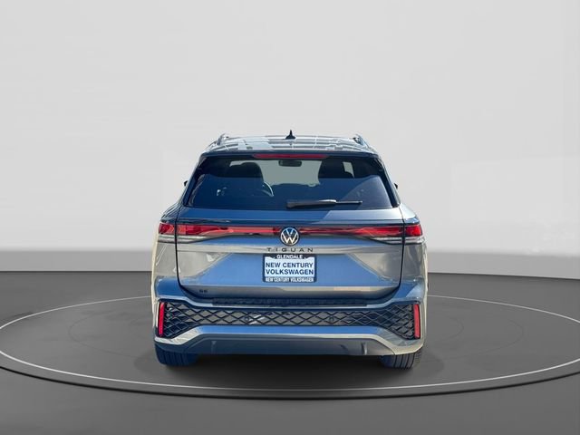 New 2026 Volkswagen Tiguan SE R-Line FWD image 4