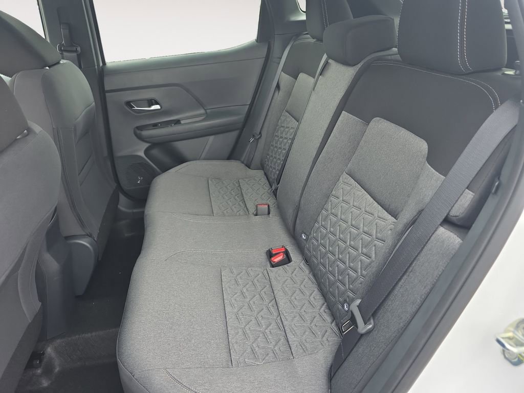 New 2026 Nissan Kicks SV w/ SV Premium Package AWD/4WD image 13