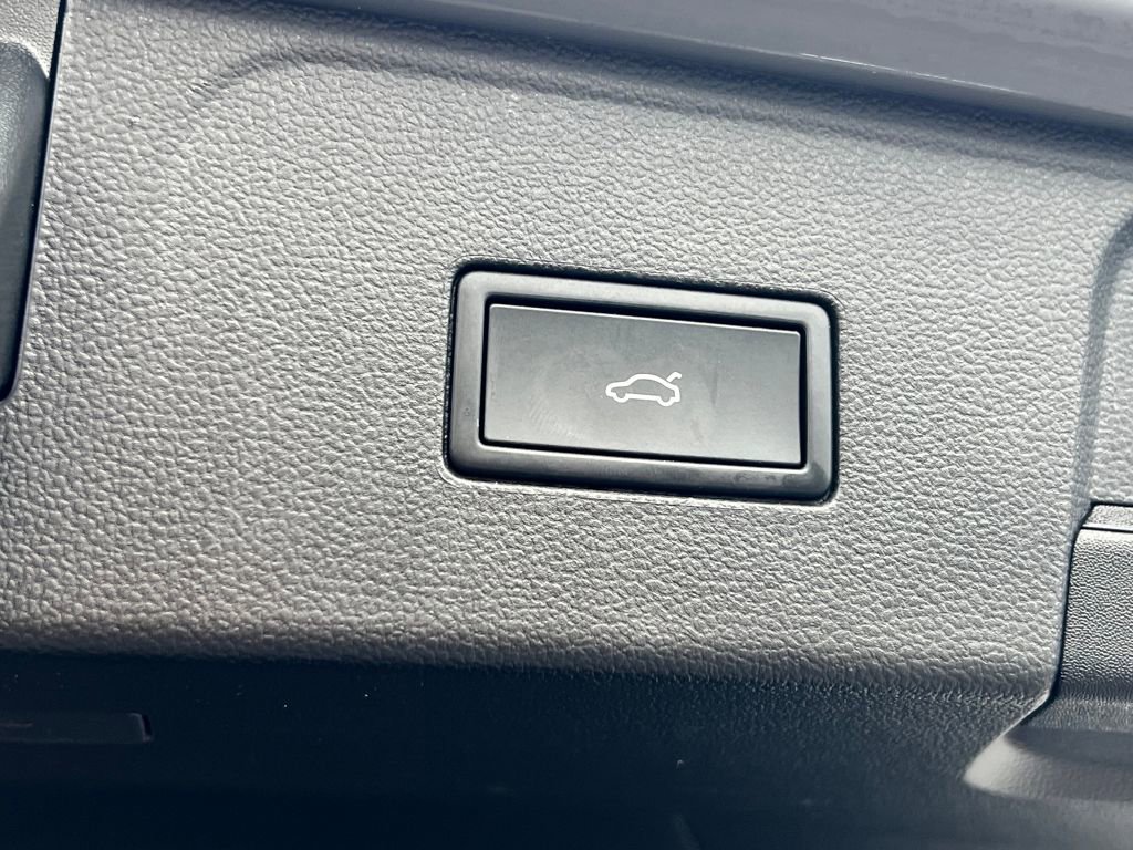 Used 2025 Volkswagen Atlas SEL image 20