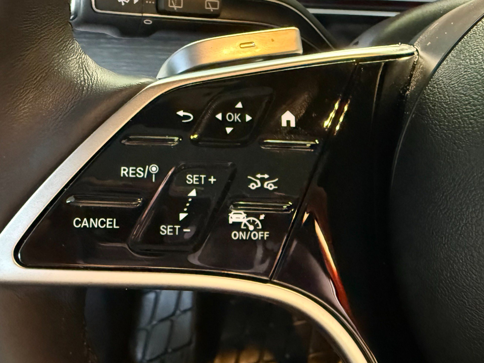 Used 2025 Mercedes-Benz GLE 450 4MATIC image 30