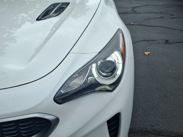 Used 2018 Kia Stinger RWD image 13