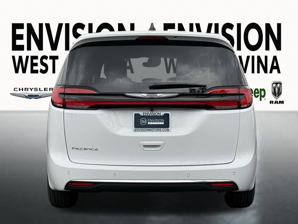 New 2026 Chrysler Pacifica Select image 9
