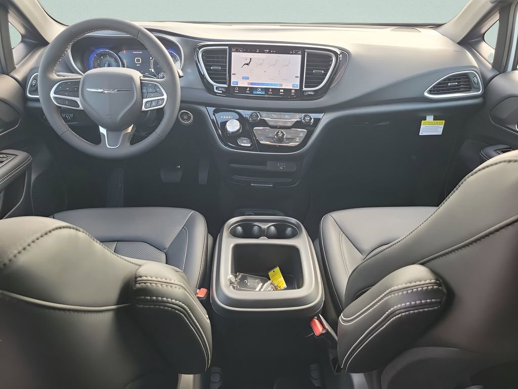 New 2026 Chrysler Voyager LX image 24