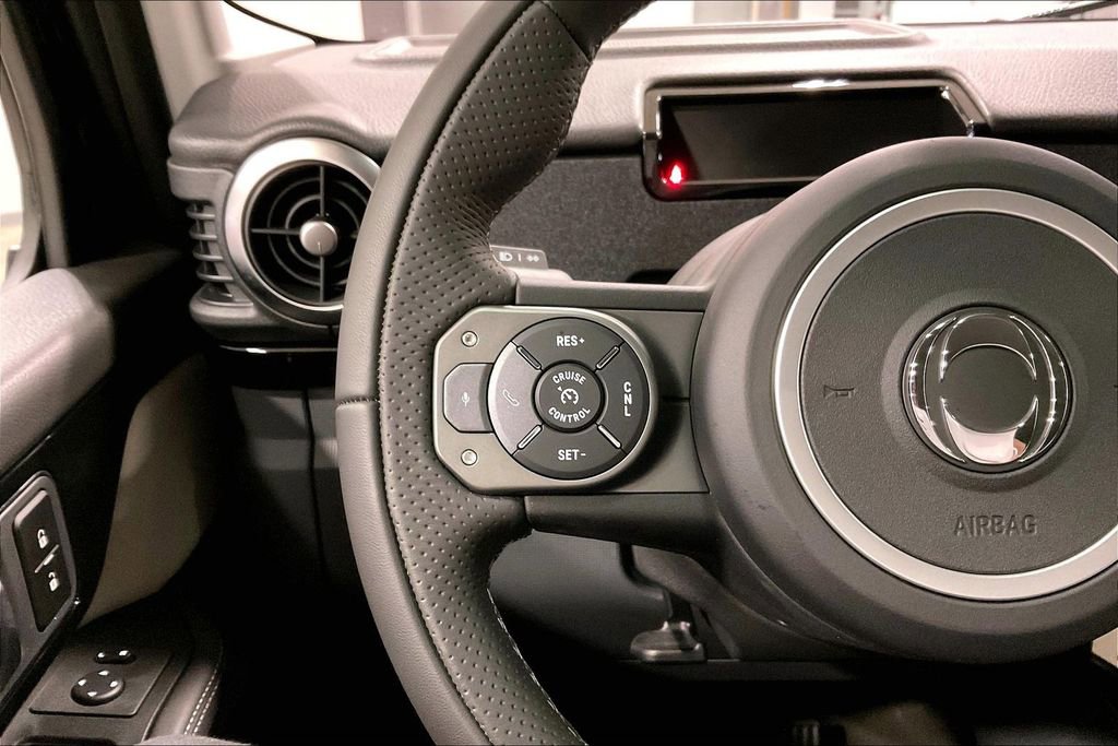 Used 2025 INEOS Grenadier Fieldmaster Edition image 11