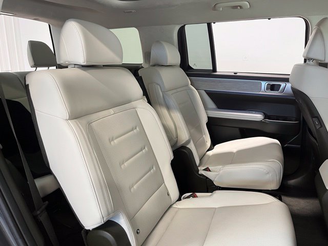 Used 2025 Hyundai Santa Fe Calligraphy AWD/4WD image 14