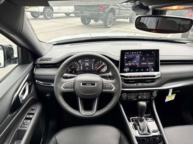New 2026 Jeep Compass Latitude image 13