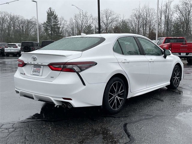 Used 2023 Toyota Camry SE image 5