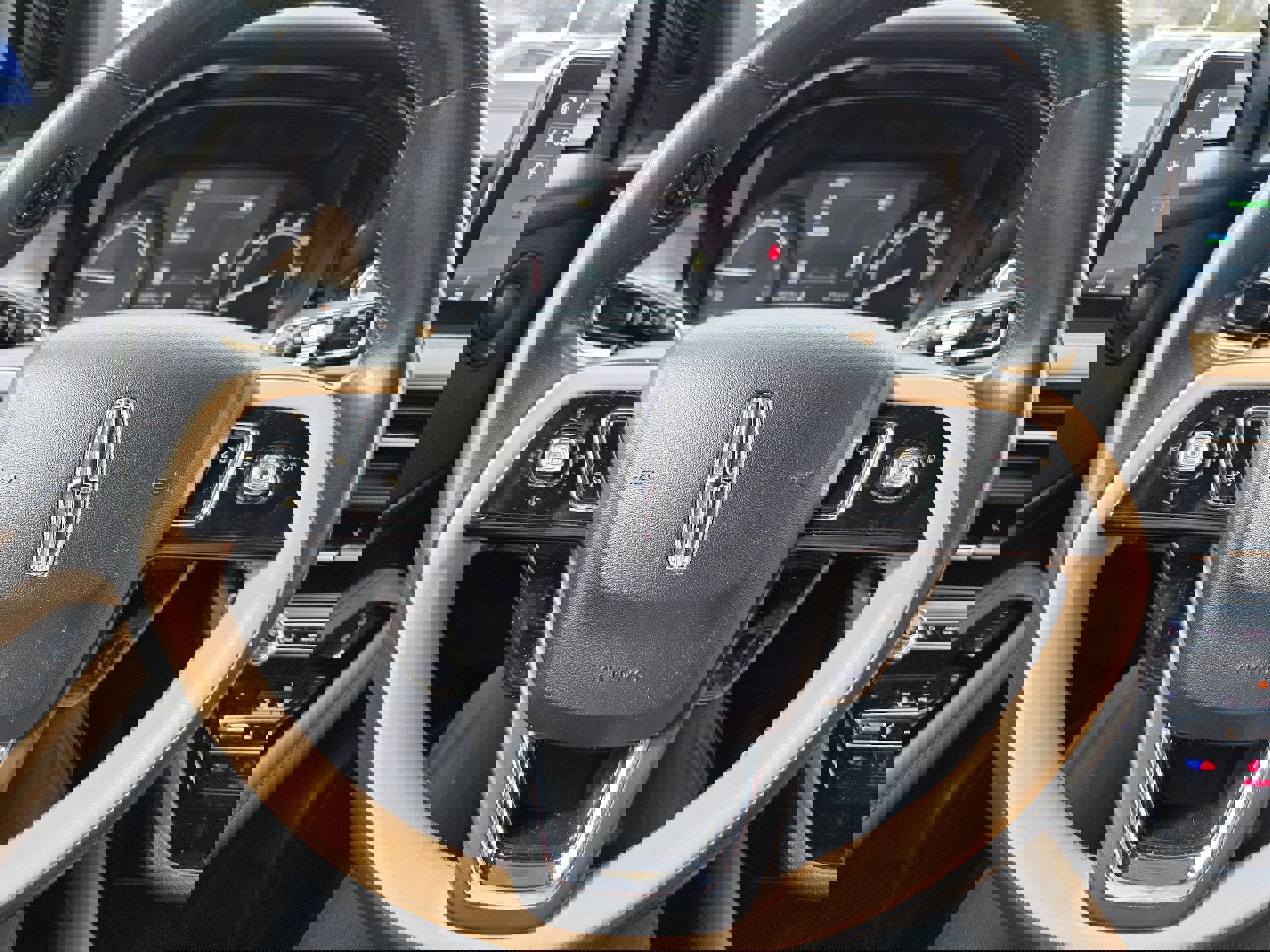 Used 2020 Lincoln Corsair Reserve w/ Equipment Group 201A image 13