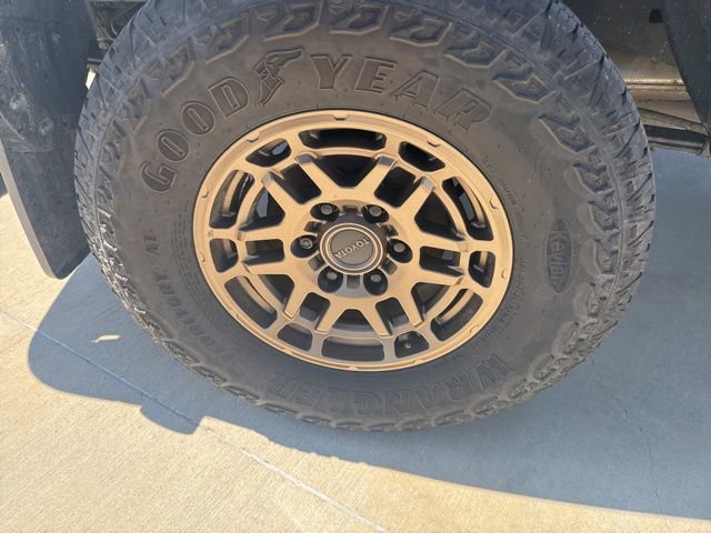 Used 2023 Toyota Tacoma Trail Edition w/ Trail Edition image 13