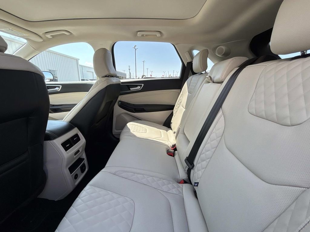 Used 2024 Ford Edge Titanium w/ Titanium Elite Package image 11