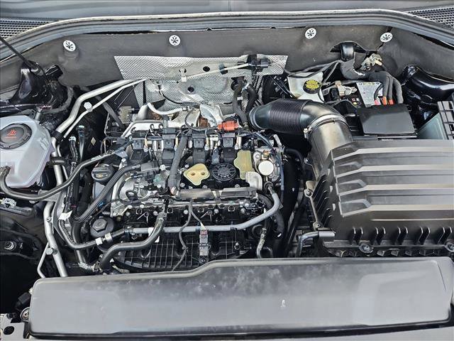 Used 2025 Volkswagen Atlas Cross Sport SE image 23