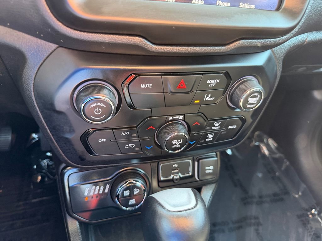 Used 2023 Jeep Renegade Trailhawk image 20