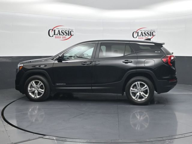 Used 2024 GMC Terrain SLE image 2