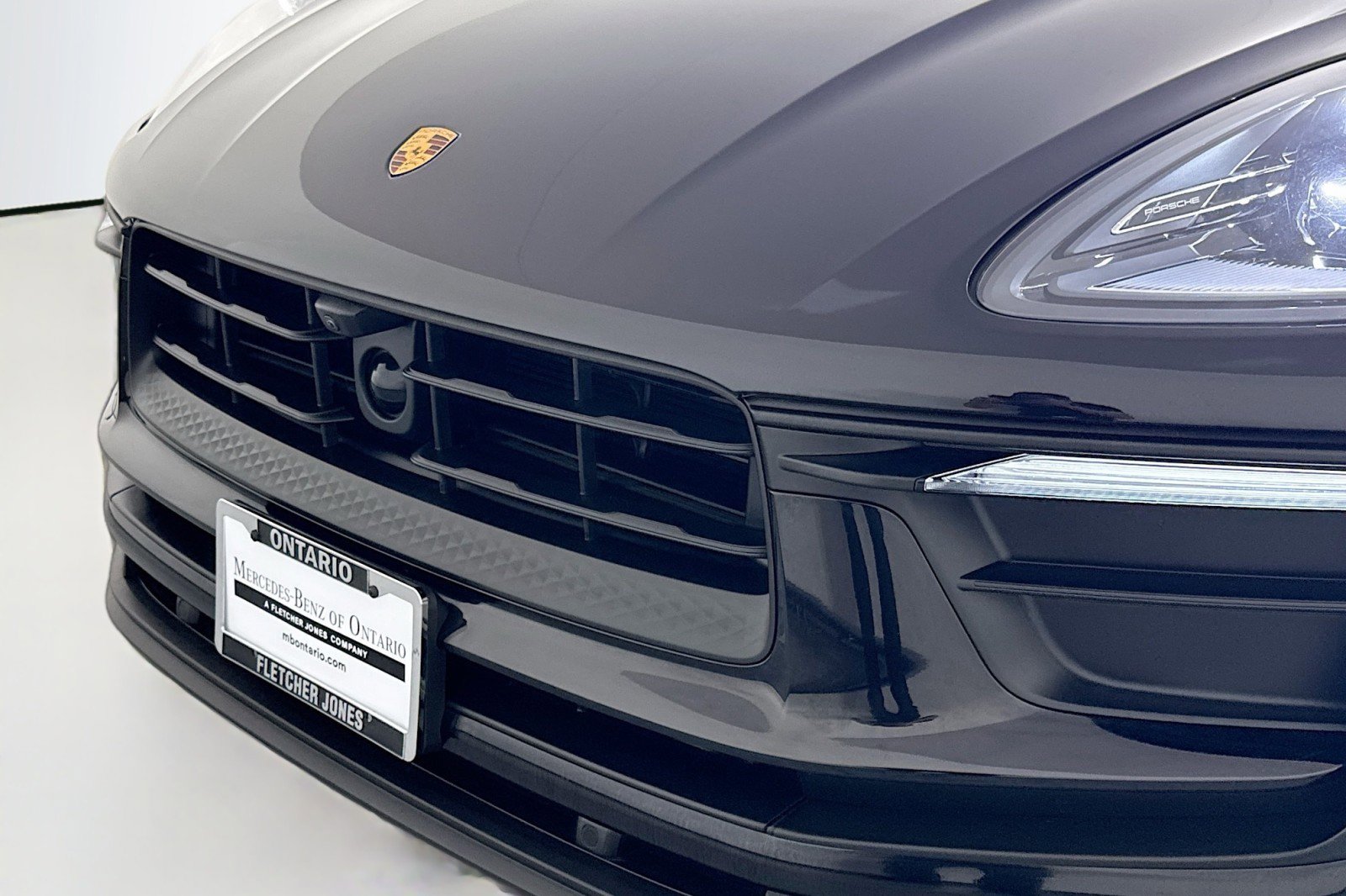 Used 2025 Porsche Macan AWD/4WD image 12