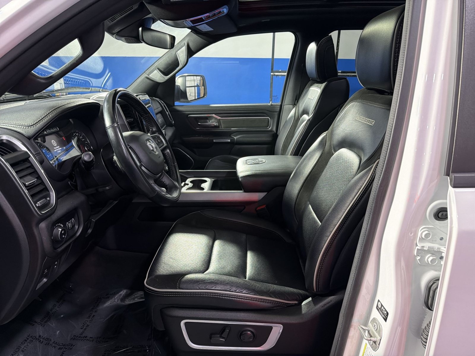 Used 2023 RAM 1500 Laramie AWD/4WD image 23