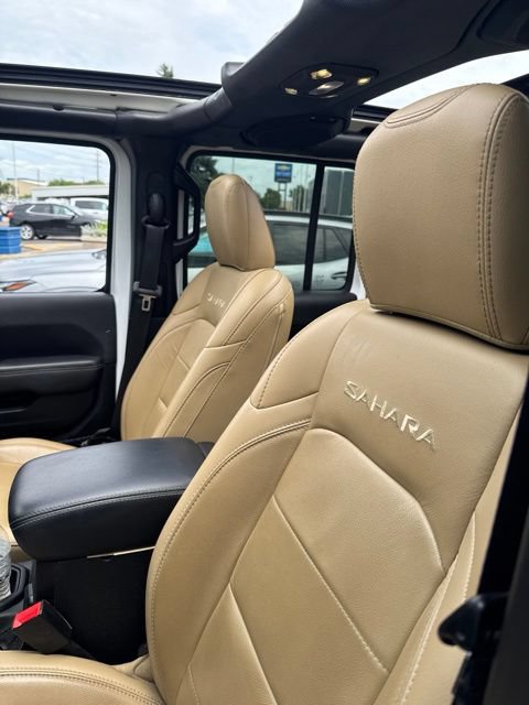 Used 2019 Jeep Wrangler Unlimited Sahara w/ Advanced Safety Group AWD/4WD image 20