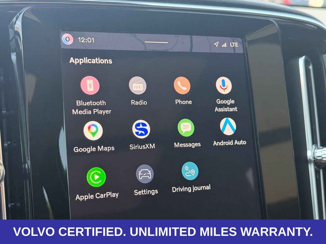 Certified 2026 Volvo XC40 B5 Plus AWD/4WD image 25