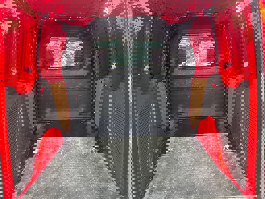 Used 2021 Ford Transit Connect XLT image 16