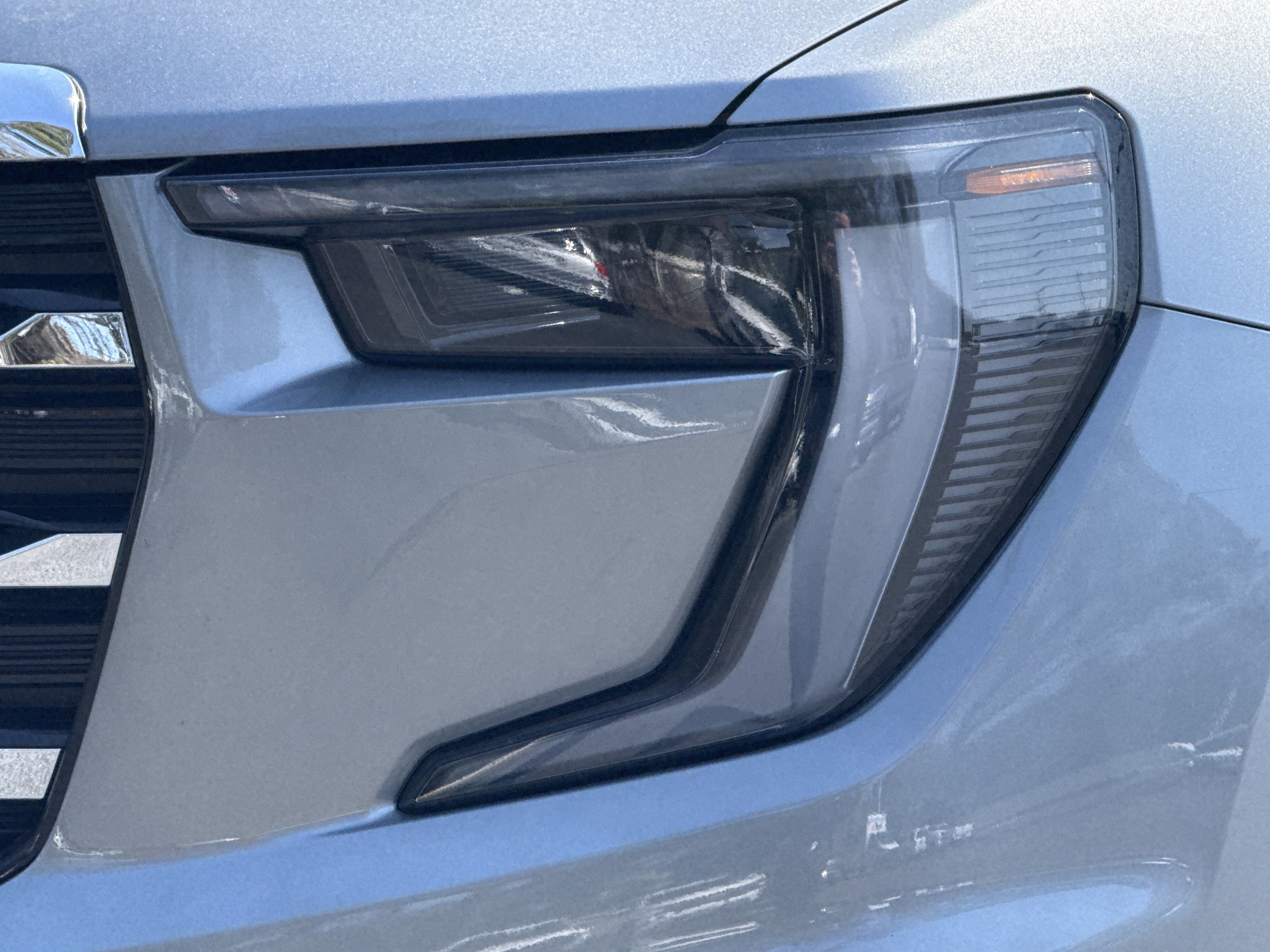 Used 2025 GMC Acadia Elevation image 11