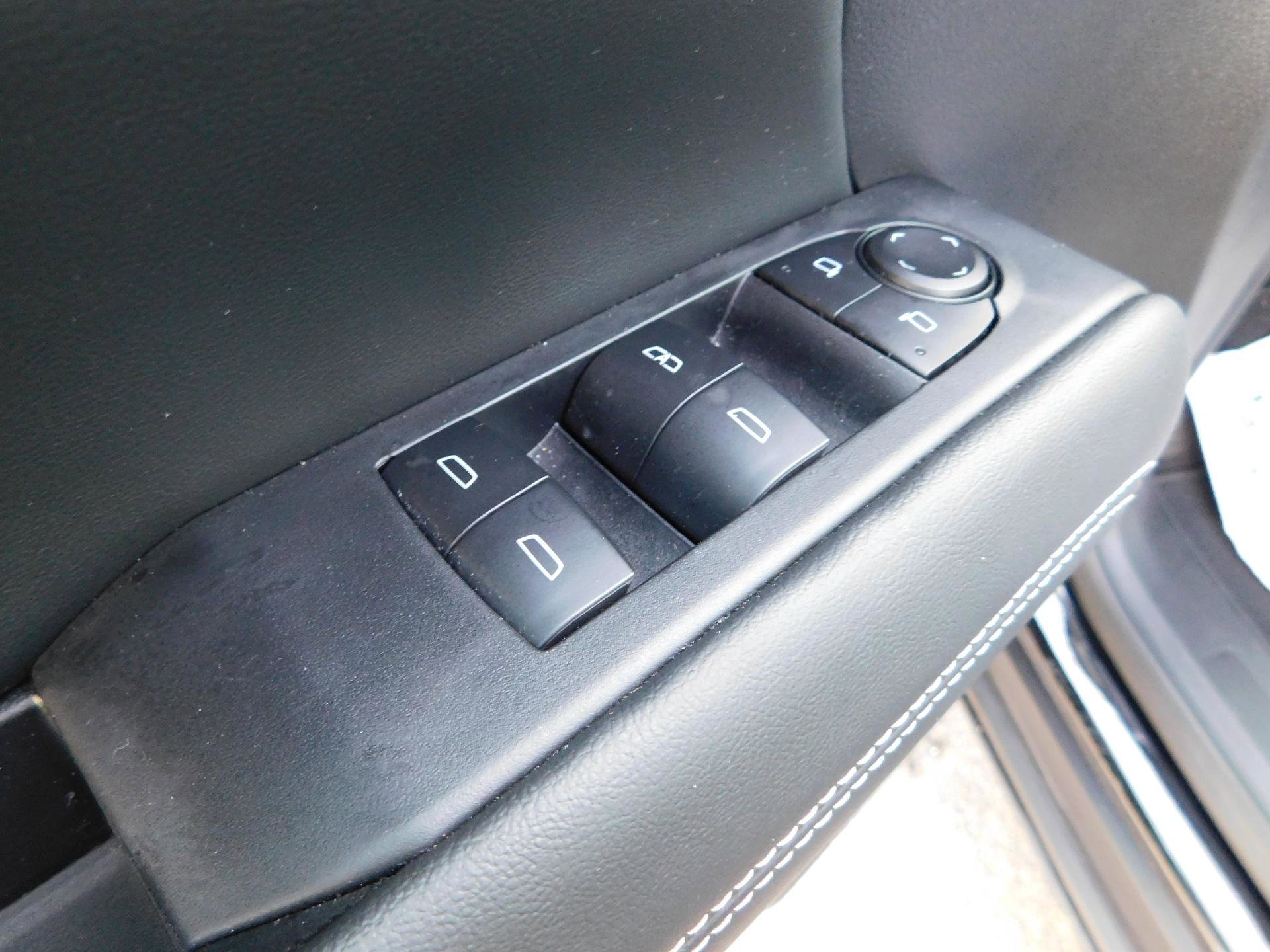 Used 2025 GMC Terrain Elevation image 21