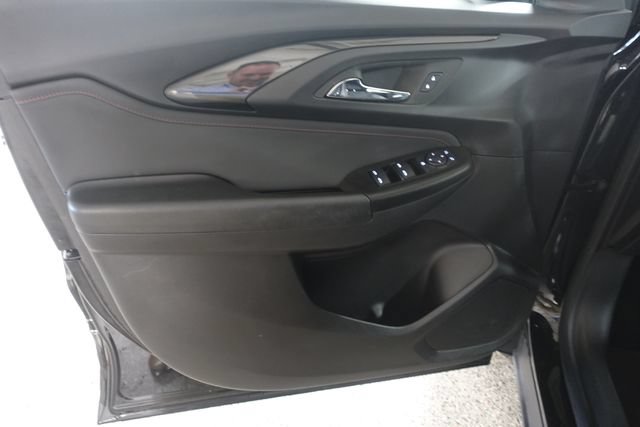 Used 2023 Chevrolet TrailBlazer RS w/ Convenience Package FWD image 9