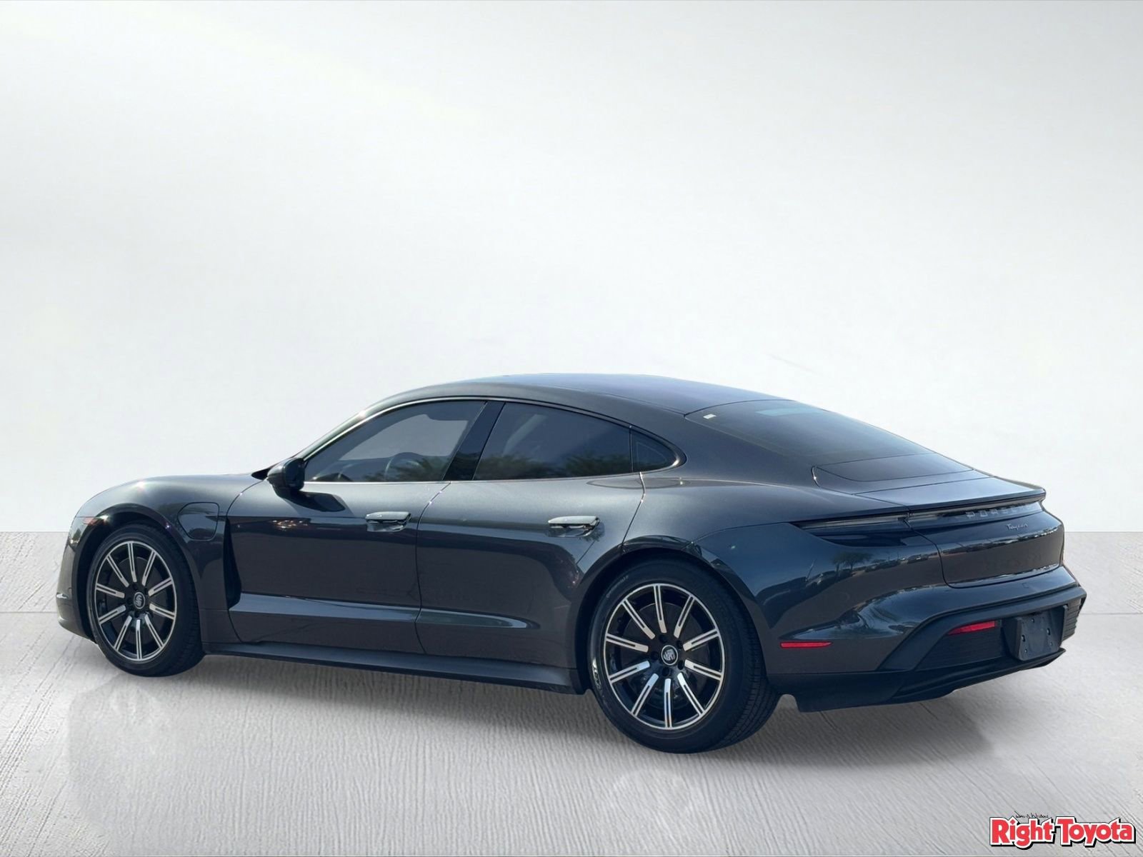 Used 2021 Porsche Taycan RWD image 3
