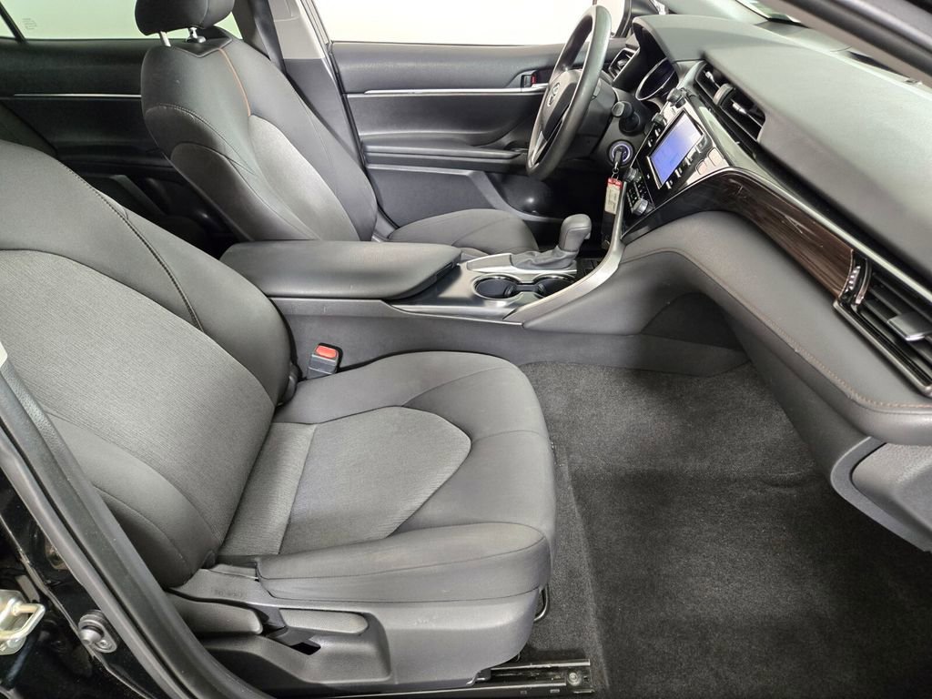 Used 2020 Toyota Camry LE FWD image 20