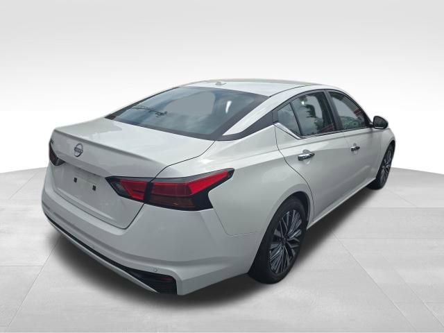 Used 2025 Nissan Altima 2.5 SV FWD image 5