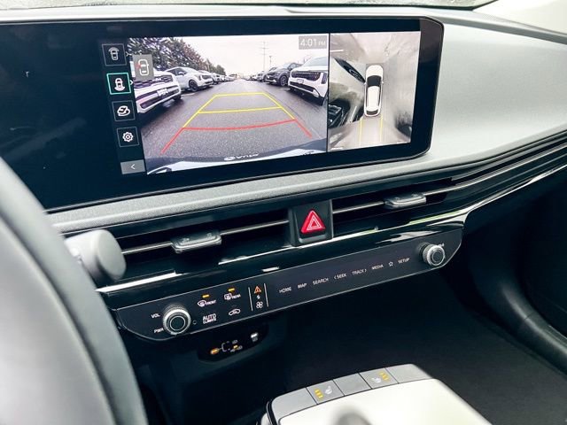 New 2025 Kia EV6 Light w/ Light LR Technology Package RWD image 24