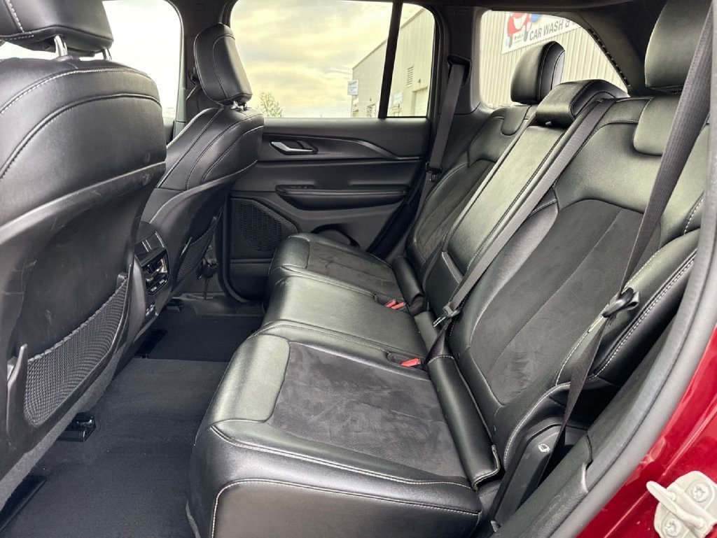 Used 2024 Jeep Grand Cherokee Altitude AWD/4WD image 24