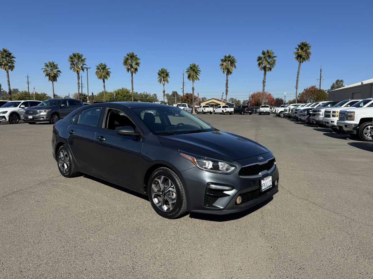 Used 2020 Kia Forte LXS image 2