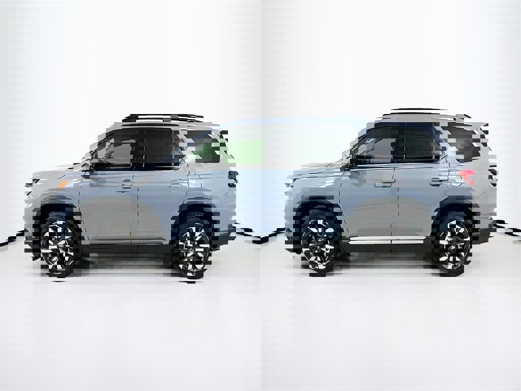 New 2025 Honda Pilot Touring image 2