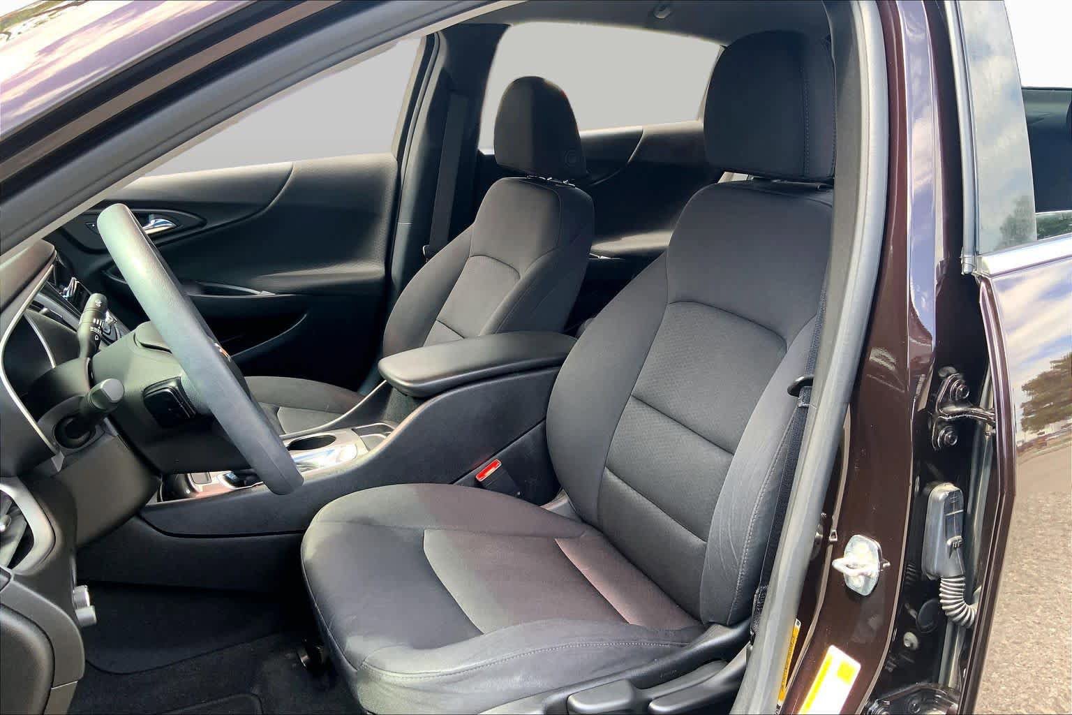 Used 2021 Chevrolet Malibu LS FWD image 8