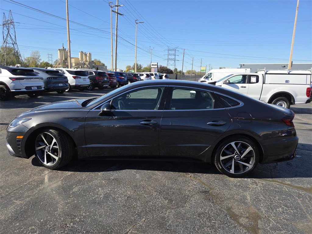 Used 2021 Hyundai Sonata SEL Plus w/ Preferred Accessory Package image 16