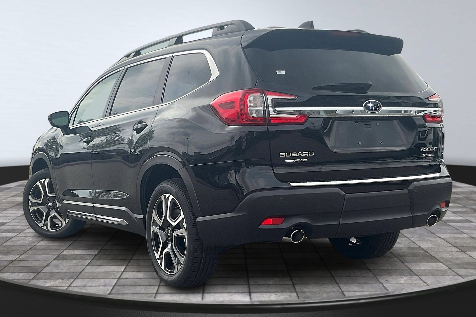 New 2026 Subaru Ascent Limited AWD/4WD image 3