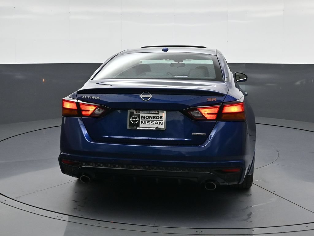 Used 2024 Nissan Altima 2.0 SR FWD image 6