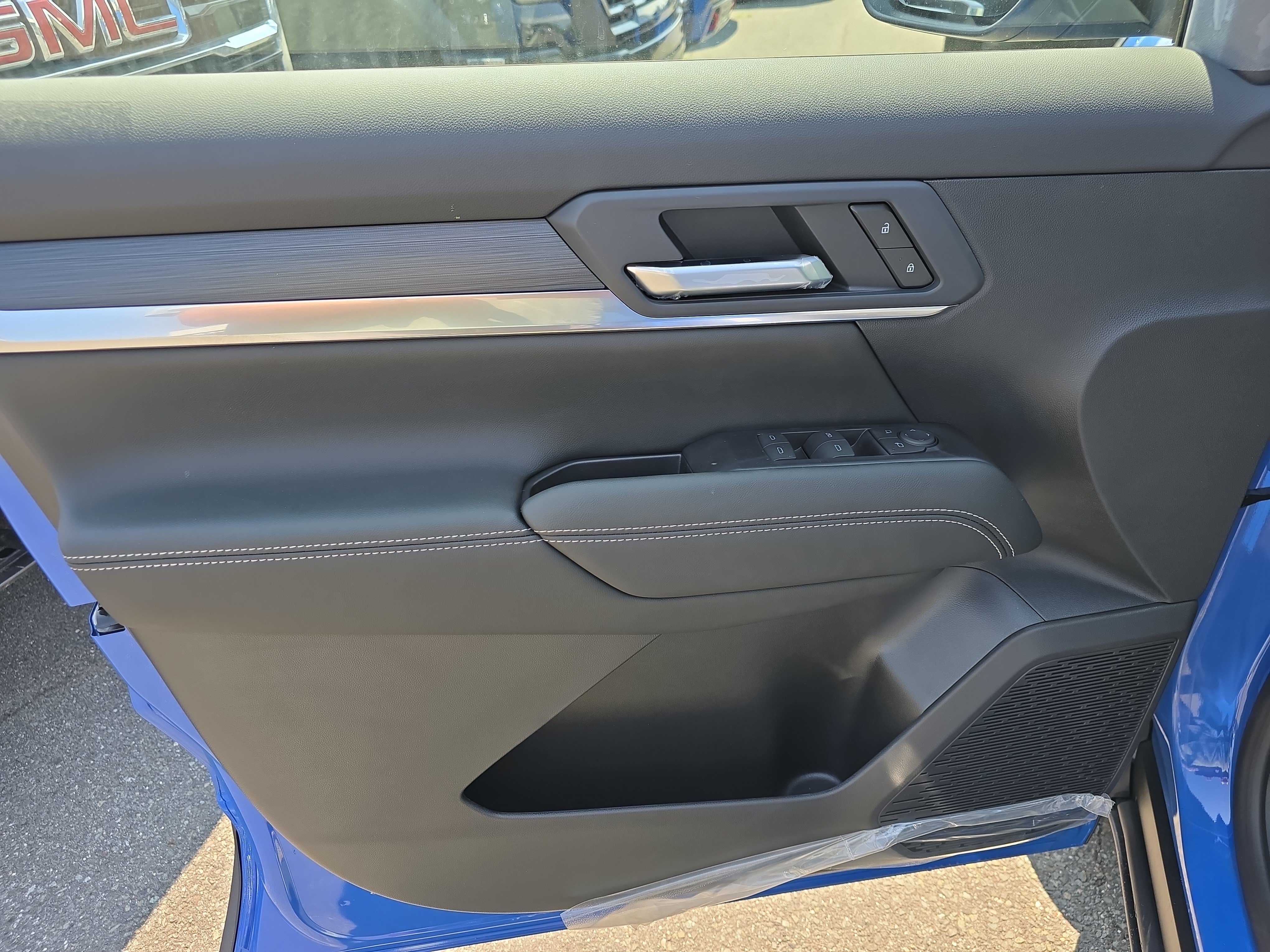 New 2027 GMC Terrain Elevation w/ LPO, Floor Liner Package FWD image 16