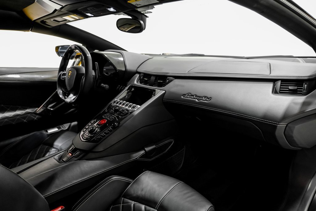 Used 2016 Lamborghini Aventador LP 700-4 image 9