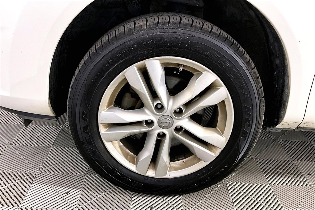 Used 2013 Nissan Rogue SV w/ Premium Pkg image 7