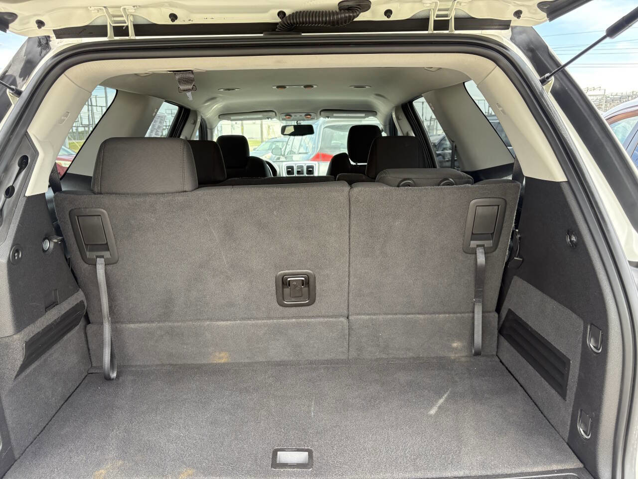 Used 2010 GMC Acadia SLE image 31