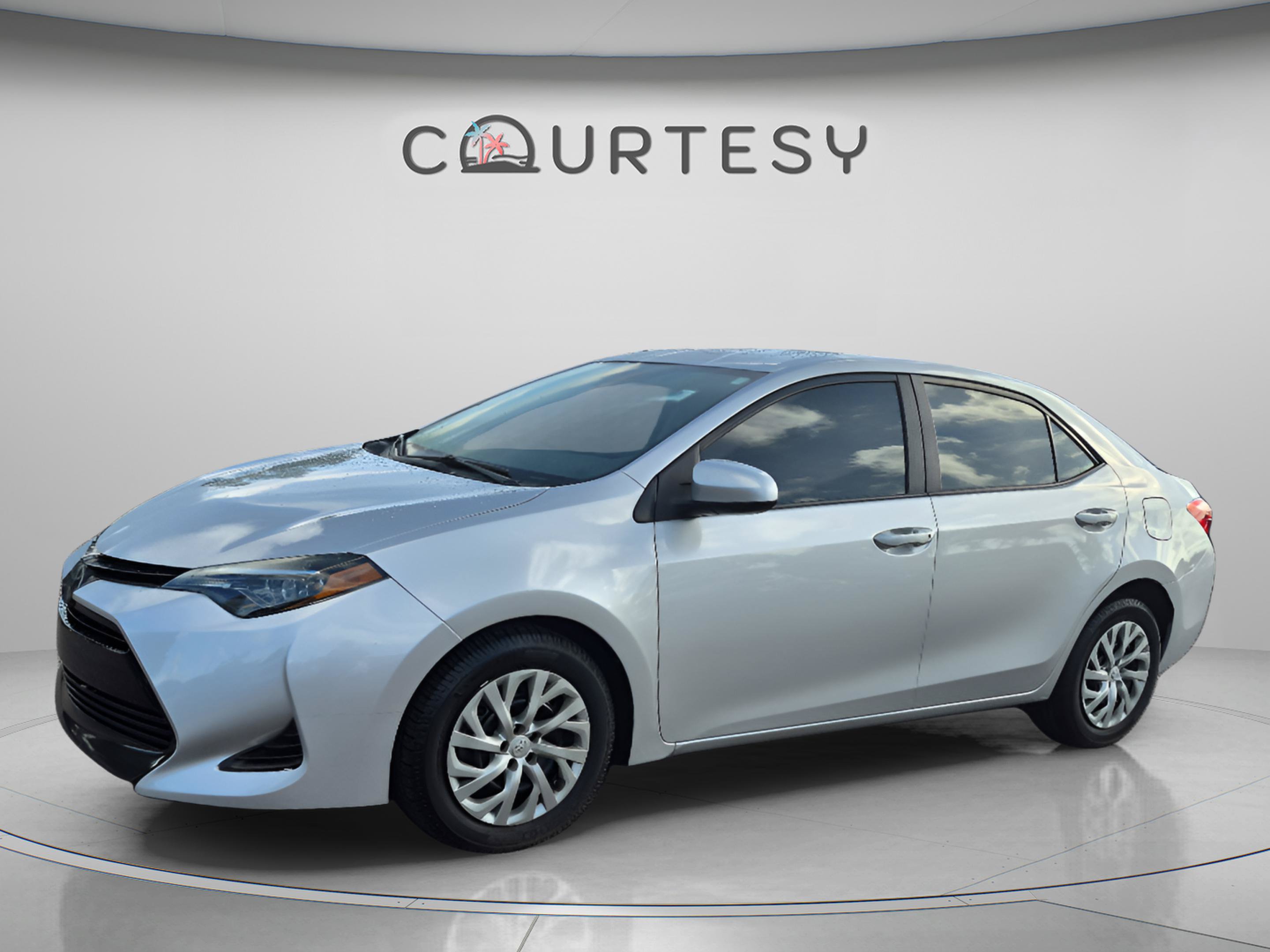 Used 2019 Toyota Corolla LE FWD image 1