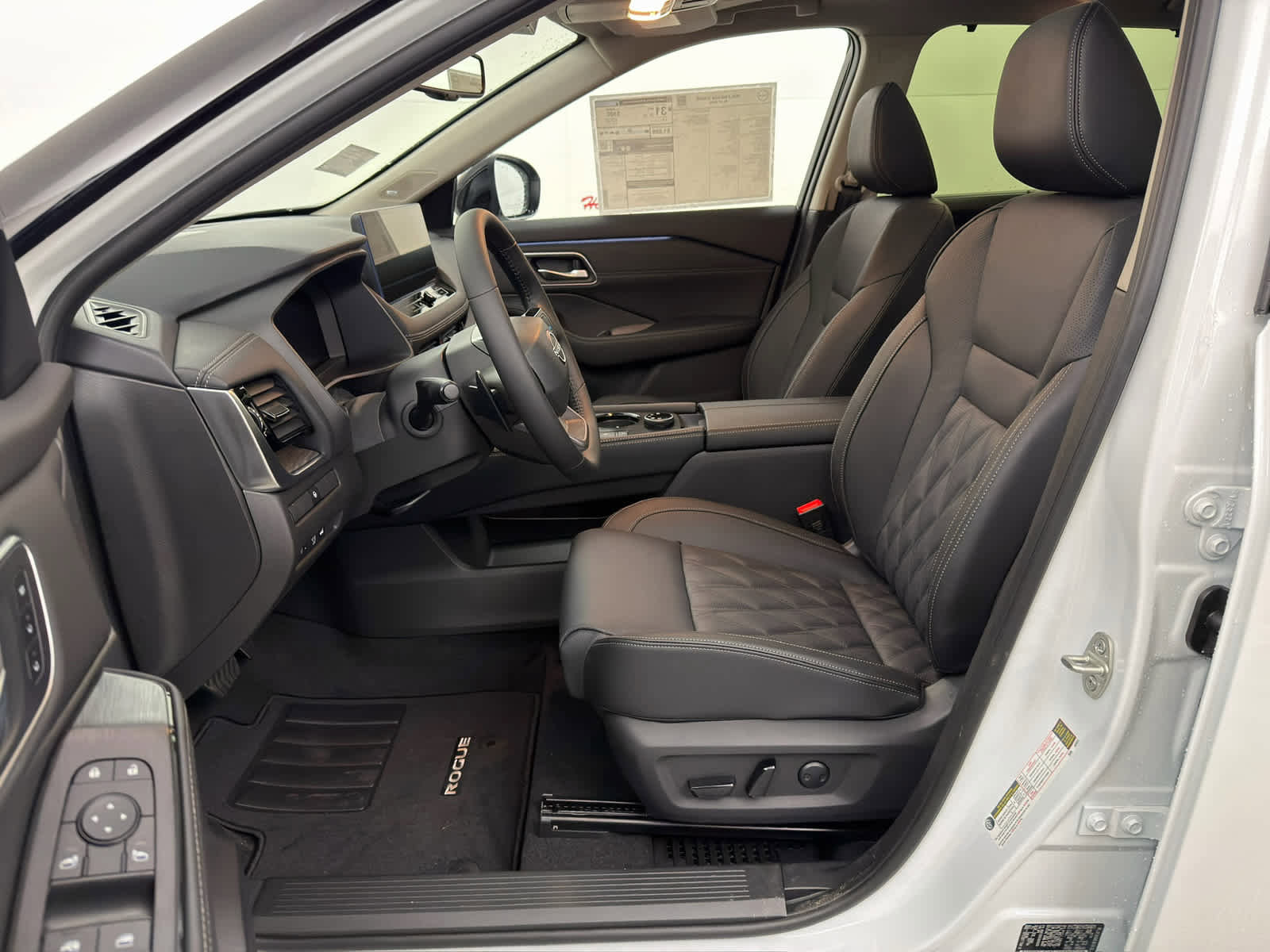 New 2026 Nissan Rogue Platinum image 14