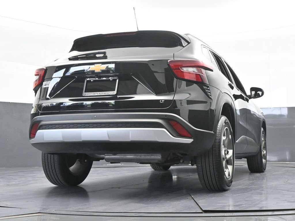 Used 2025 Chevrolet Trax LT w/ Driver Confidence Package FWD image 55