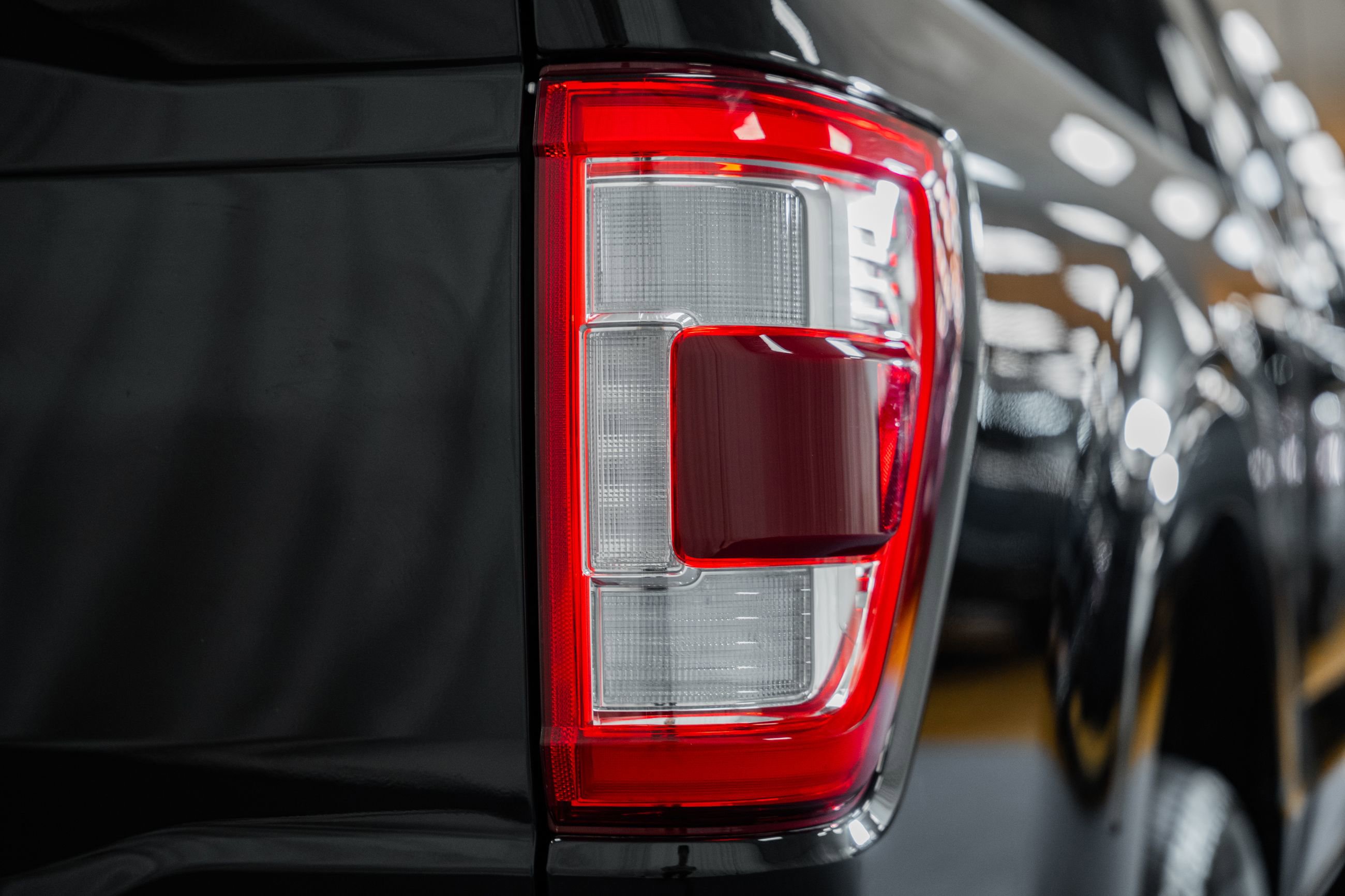 Certified 2023 Ford F150 Lariat w/ Equipment Group 502A High image 18