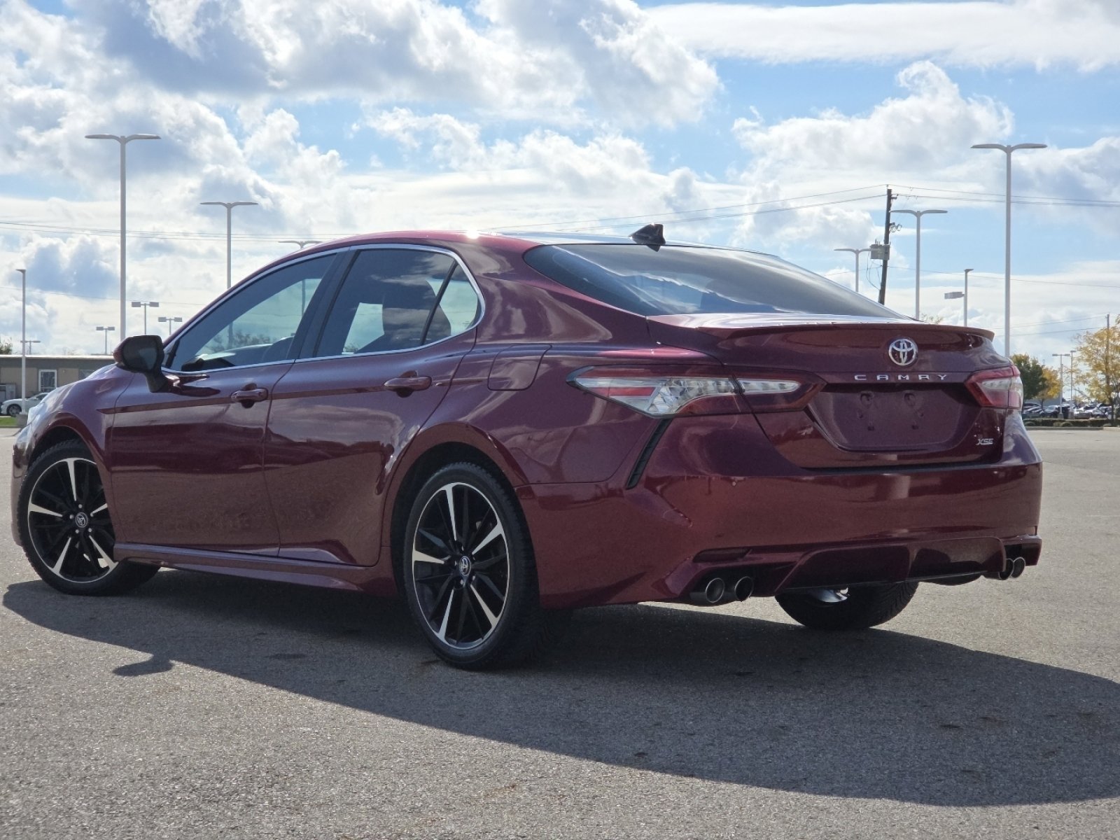 Used 2018 Toyota Camry XSE image 17