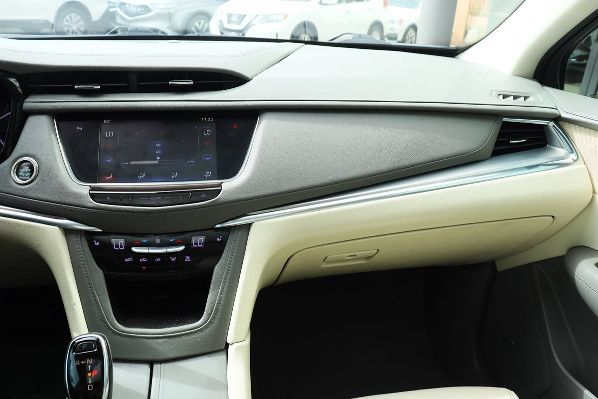 Used 2017 Cadillac XT5 Luxury w/ Driver Awareness Package FWD image 44